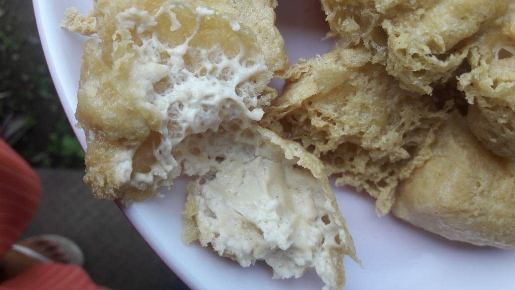 Mencicipi Tahu Bulat Isi Keju